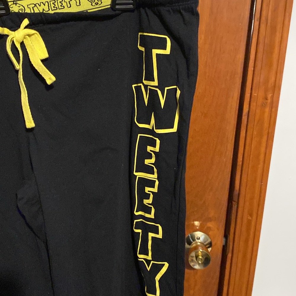 Warner Bros. Black & Yellow Tweety Bird Pajama Pants - Picture 4 of 6